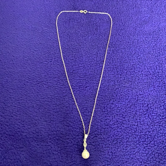 Silver Faux Pearl & Rhinestone Necklace & Earrings - Picture 10 of 14